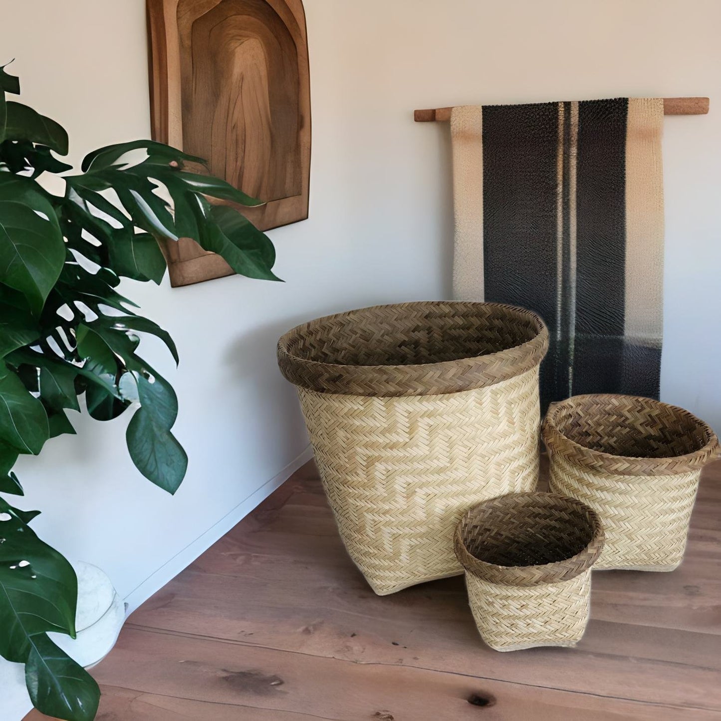 Palm Baskets - Set of 3 Palm fiber baskets